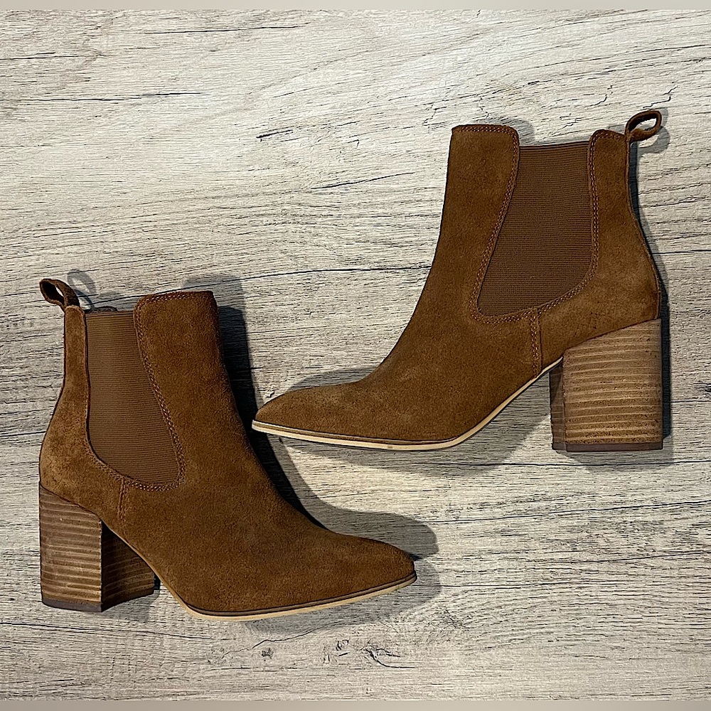 Steve Madden Addy bootie- Chestnut suede, size 9
